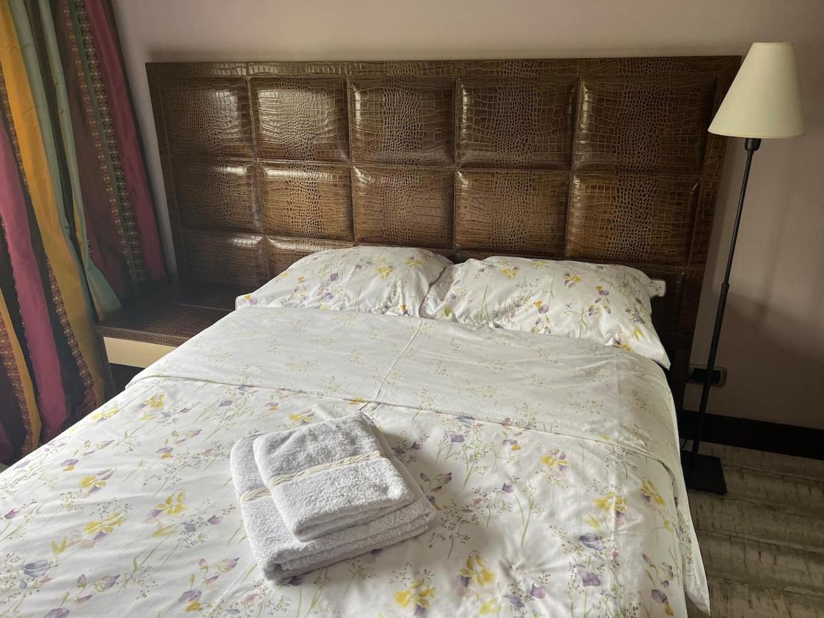 Studio Dans Le Quartier Luxe Neuilly-sur-Seine Extérieur photo